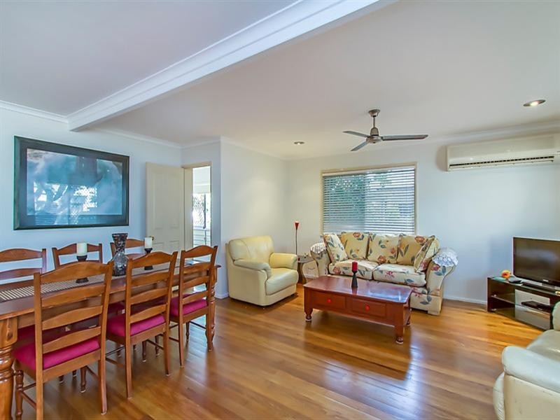 18 Edward Street, Labrador QLD 4215