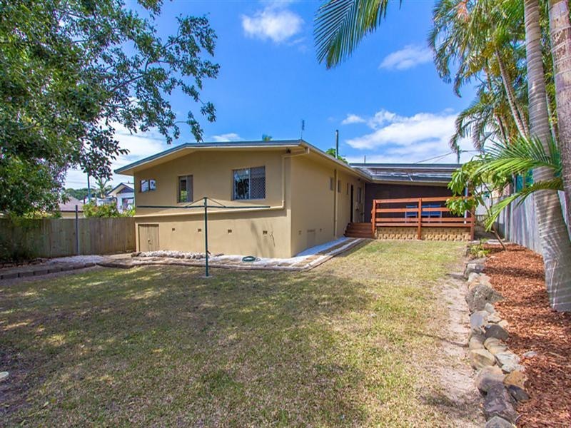 18 Edward Street, Labrador QLD 4215