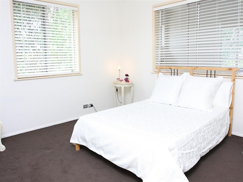 18 Edward Street, Labrador QLD 4215
