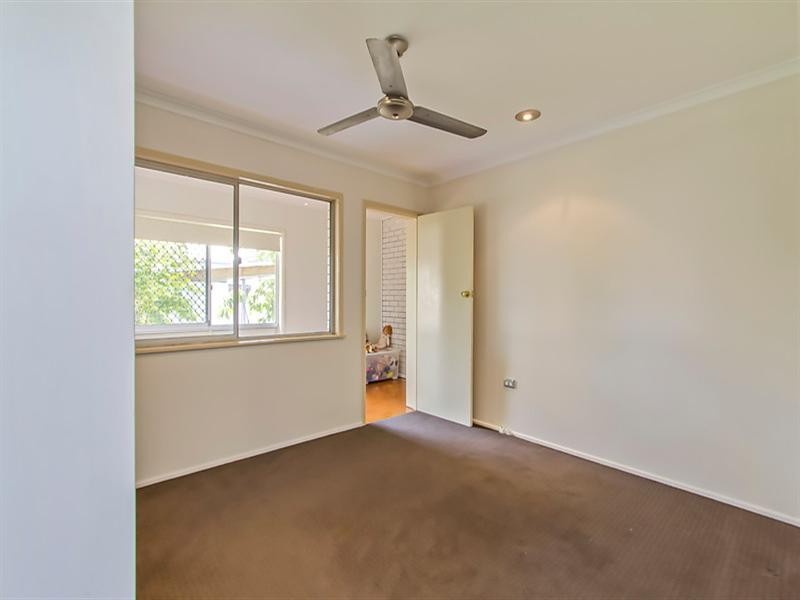 18 Edward Street, Labrador QLD 4215