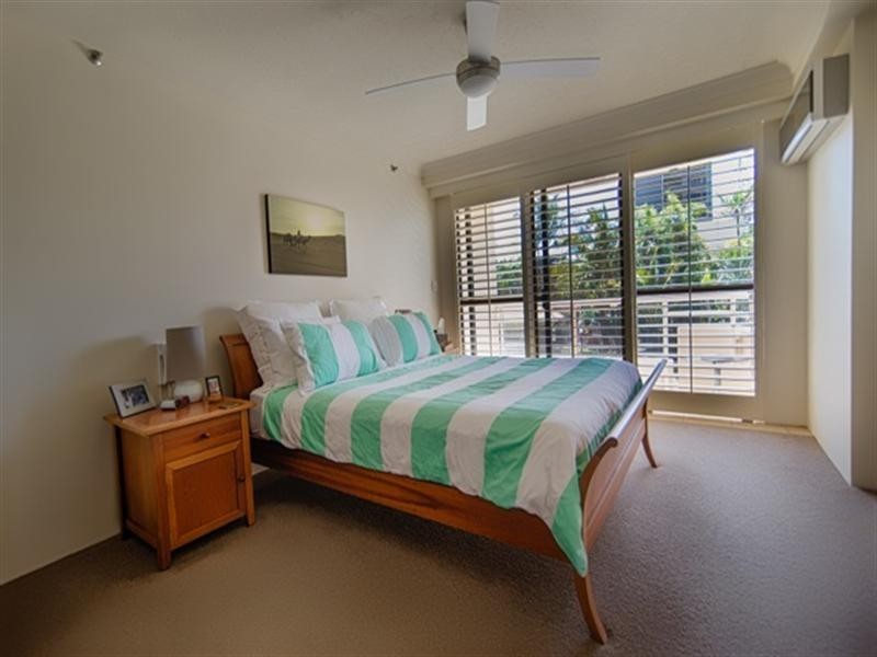 3 Cunningham Avenue, Main Beach QLD 4217