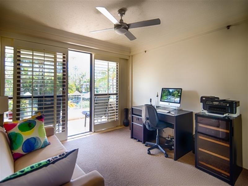 3 Cunningham Avenue, Main Beach QLD 4217