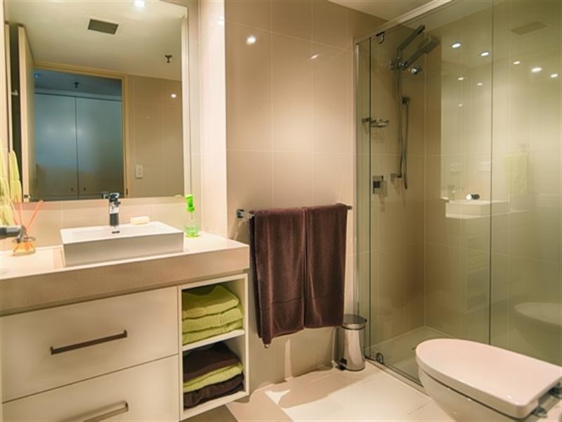 3 Cunningham Avenue, Main Beach QLD 4217