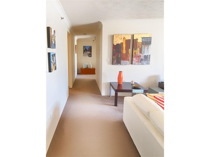 3 Cunningham Avenue, Main Beach QLD 4217