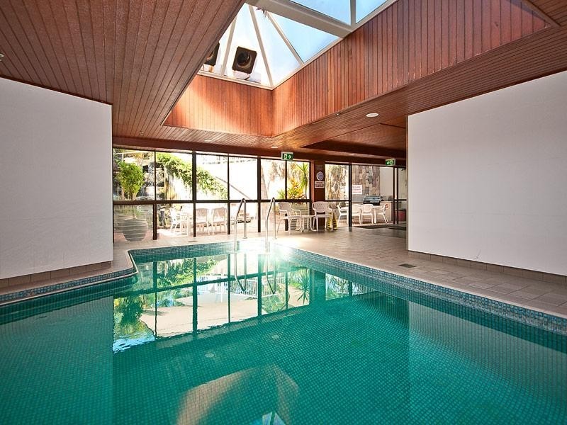 3 Cunningham Avenue, Main Beach QLD 4217