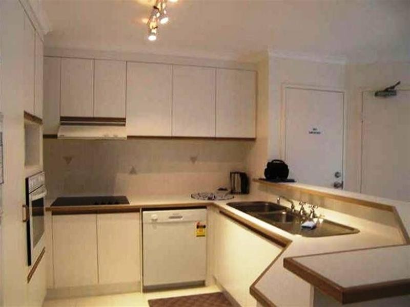 1 Cronin Avenue, Main Beach QLD 4217