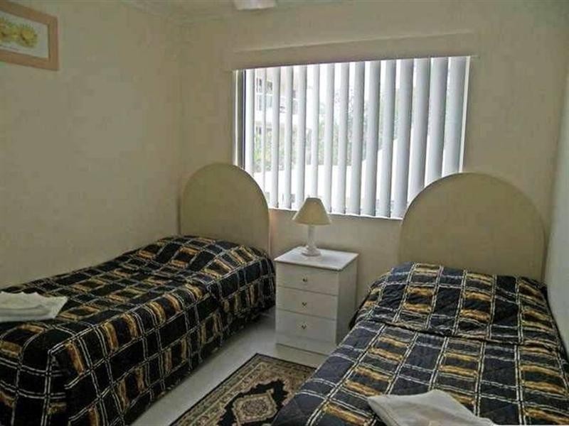 1 Cronin Avenue, Main Beach QLD 4217