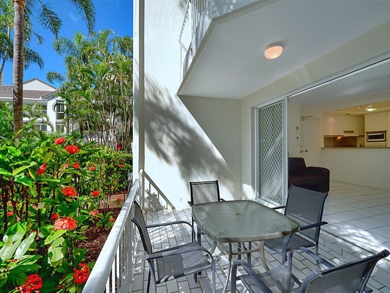 1 Cronin Avenue, Main Beach QLD 4217