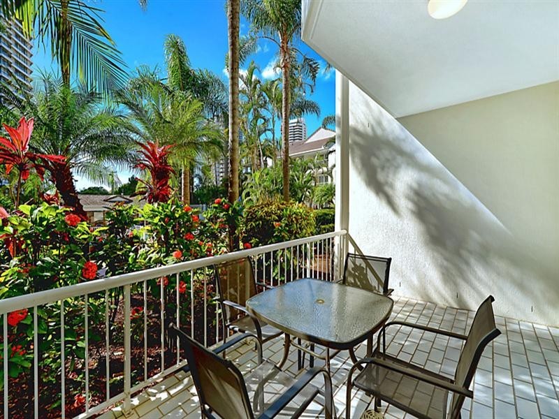 1 Cronin Avenue, Main Beach QLD 4217