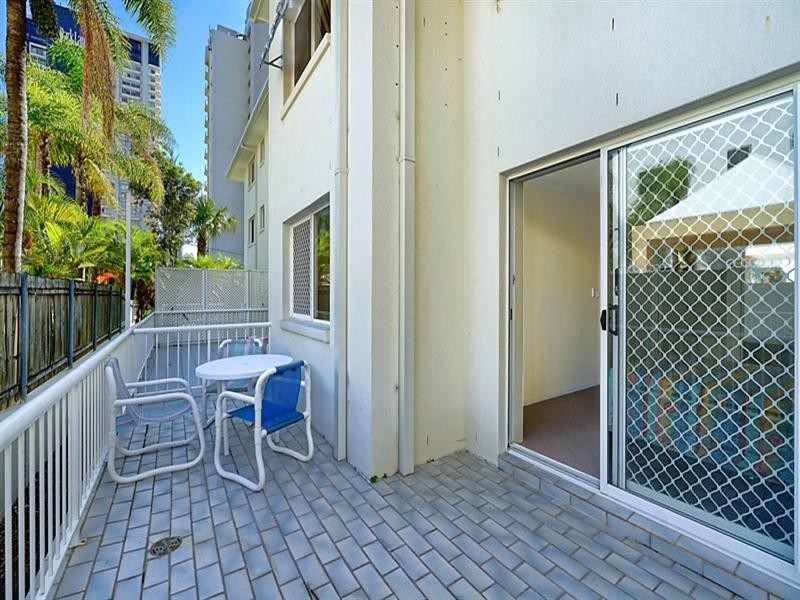 1 Cronin Avenue, Main Beach QLD 4217