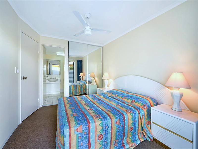 1 Cronin Avenue, Main Beach QLD 4217