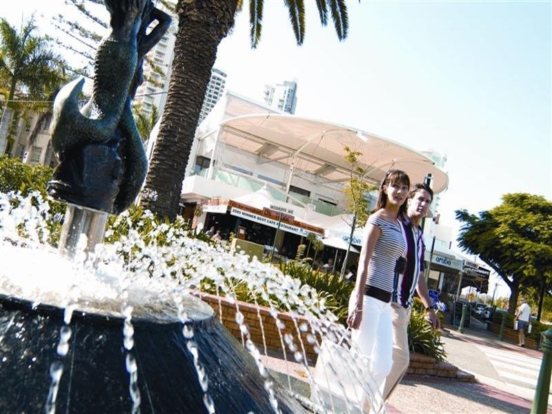 1 Cronin Avenue, Main Beach QLD 4217