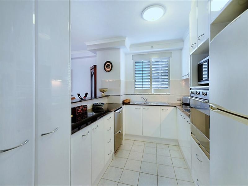 57 ‘Oscar On Main’ 1 Hughes Avenue, Main Beach QLD 4217