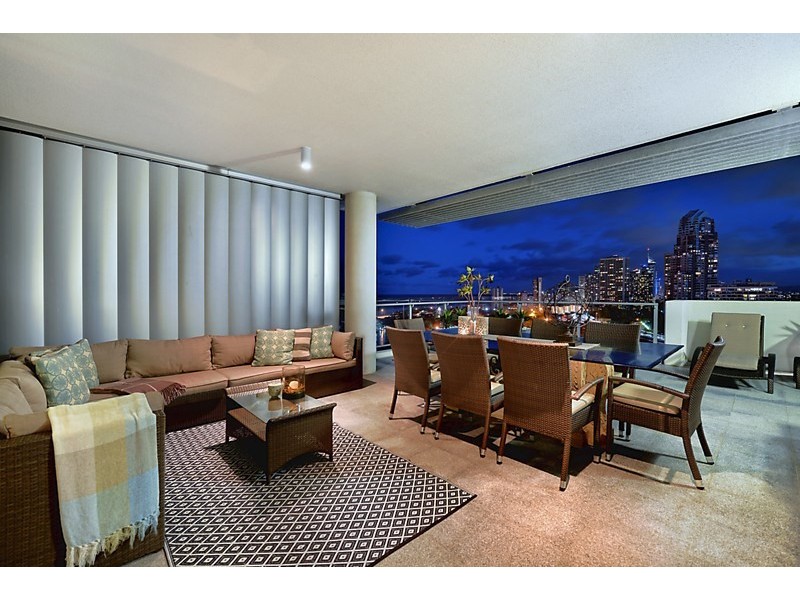 26 Breaker Street, Main Beach QLD 4217