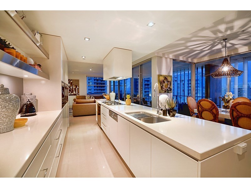 26 Breaker Street, Main Beach QLD 4217