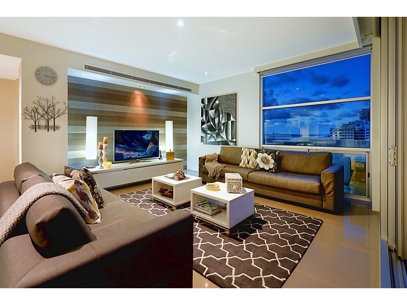 26 Breaker Street, Main Beach QLD 4217