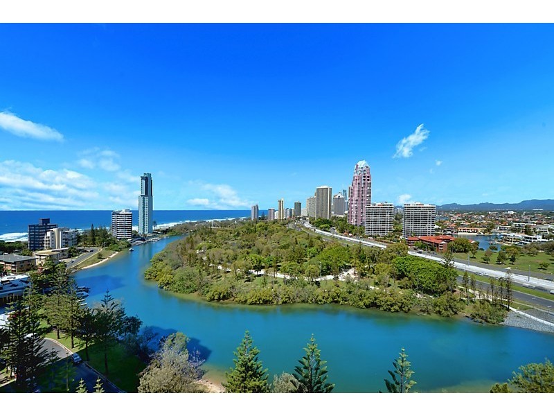 26 Breaker Street, Main Beach QLD 4217