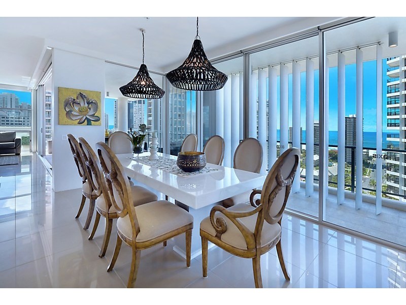 26 Breaker Street, Main Beach QLD 4217