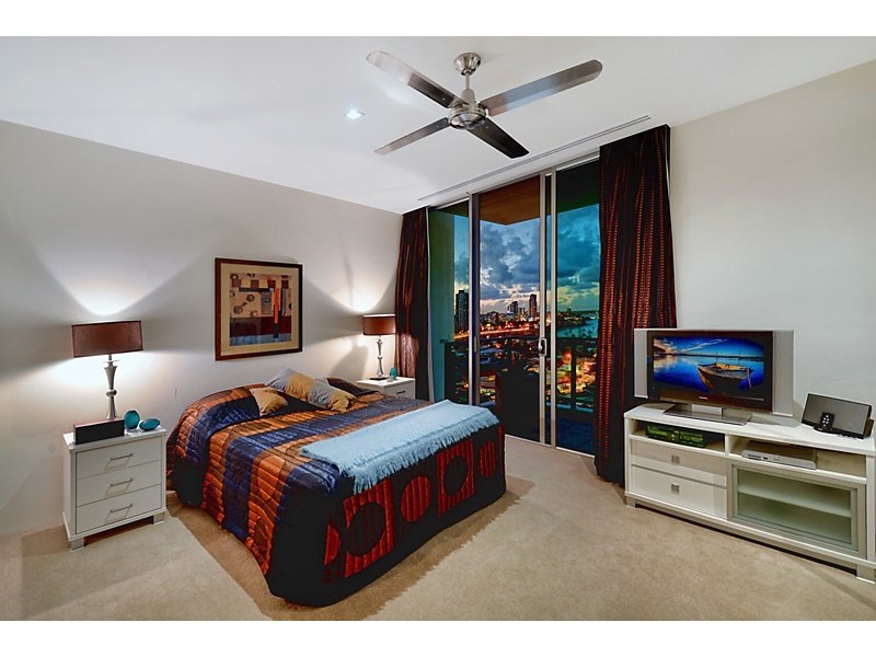 26 Breaker Street, Main Beach QLD 4217