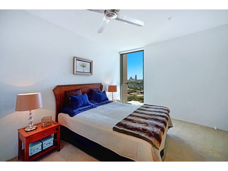 26 Breaker Street, Main Beach QLD 4217