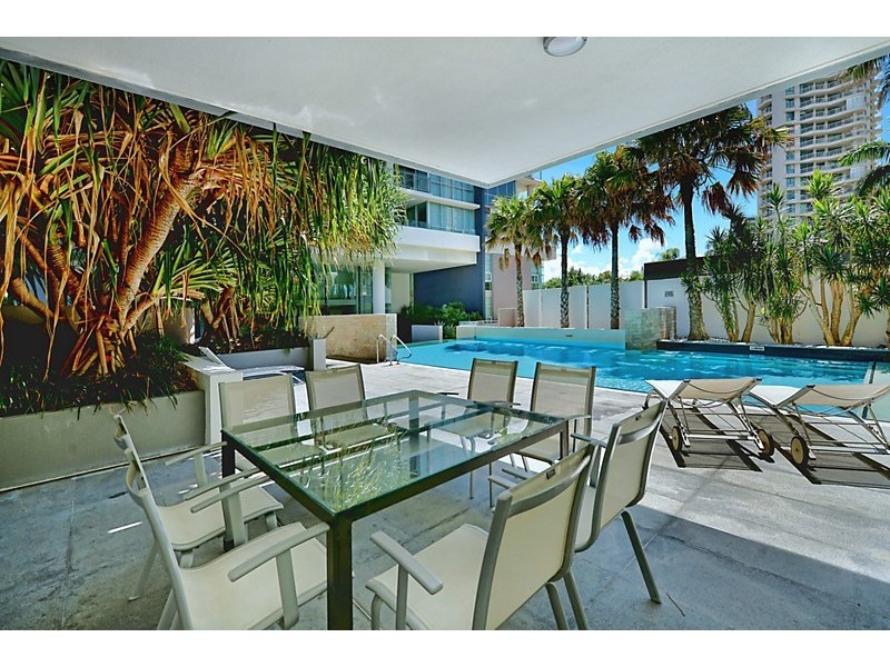 26 Breaker Street, Main Beach QLD 4217