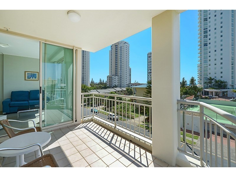 46 Pacific Street, Main Beach QLD 4217