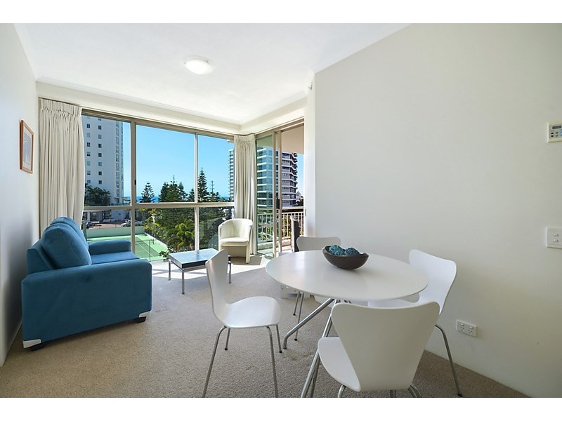 46 Pacific Street, Main Beach QLD 4217