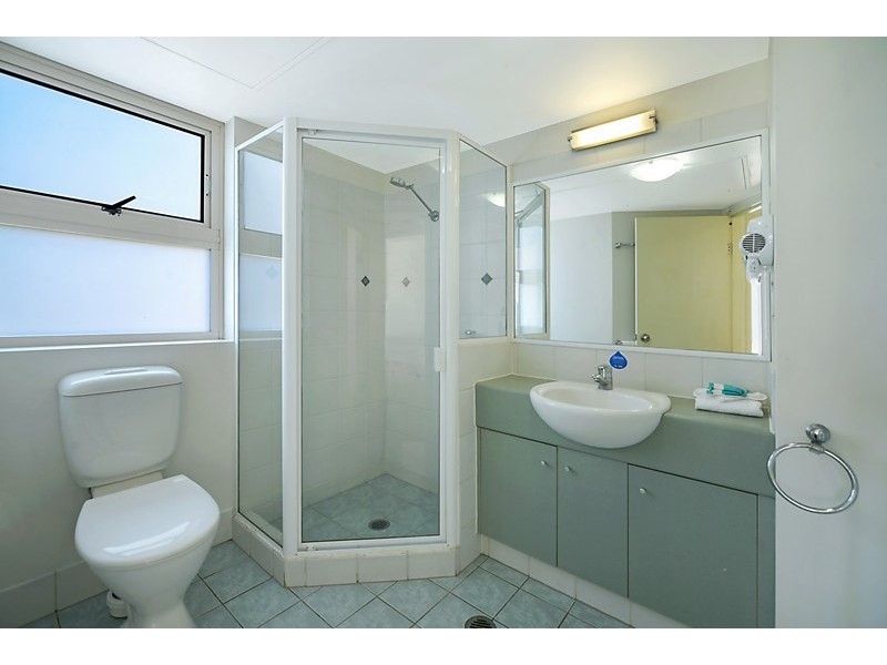 46 Pacific Street, Main Beach QLD 4217