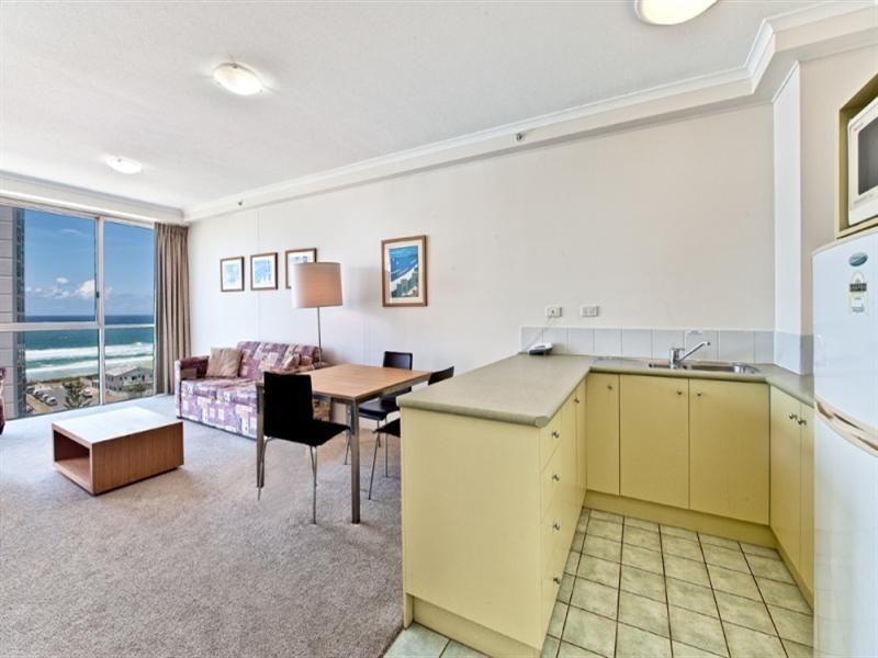 46 Pacific Street, Main Beach QLD 4217