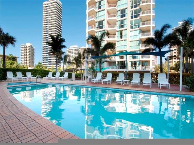 46 Pacific Street, Main Beach QLD 4217