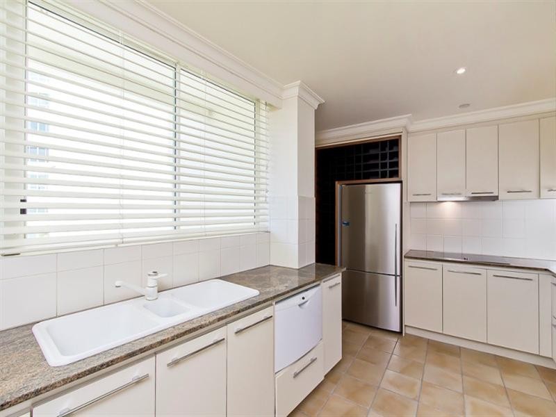 A6-1 ‘Rivage Royale’ 75 Brighton Parade, Southport QLD 4215