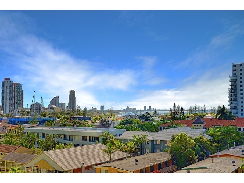 26 Breaker Street, Main Beach QLD 4217