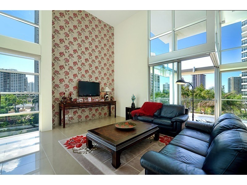 26 Breaker Street, Main Beach QLD 4217