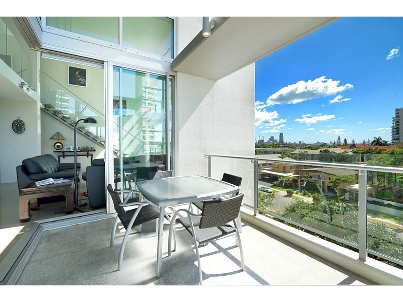 26 Breaker Street, Main Beach QLD 4217