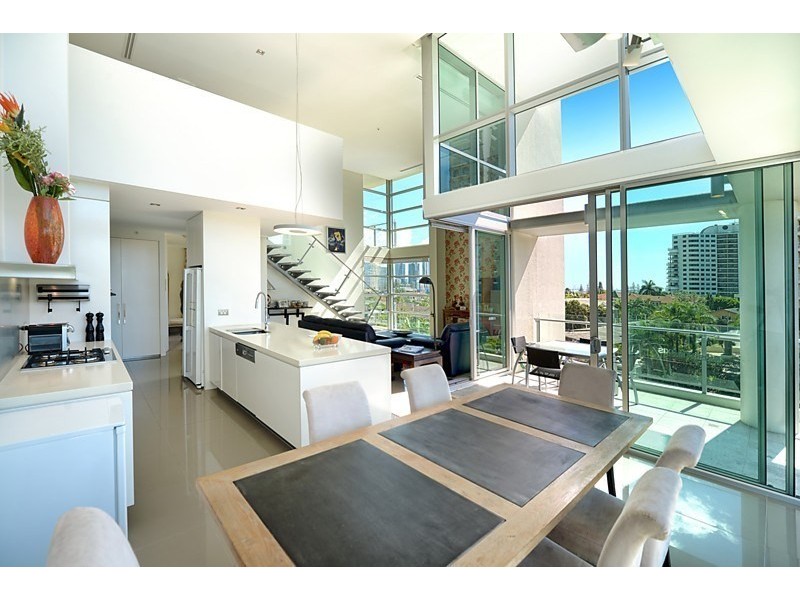 26 Breaker Street, Main Beach QLD 4217