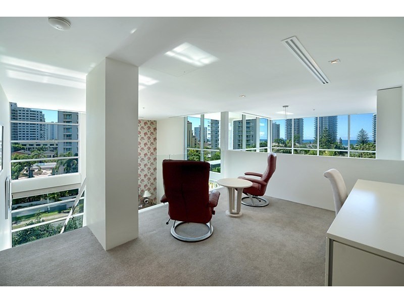 26 Breaker Street, Main Beach QLD 4217