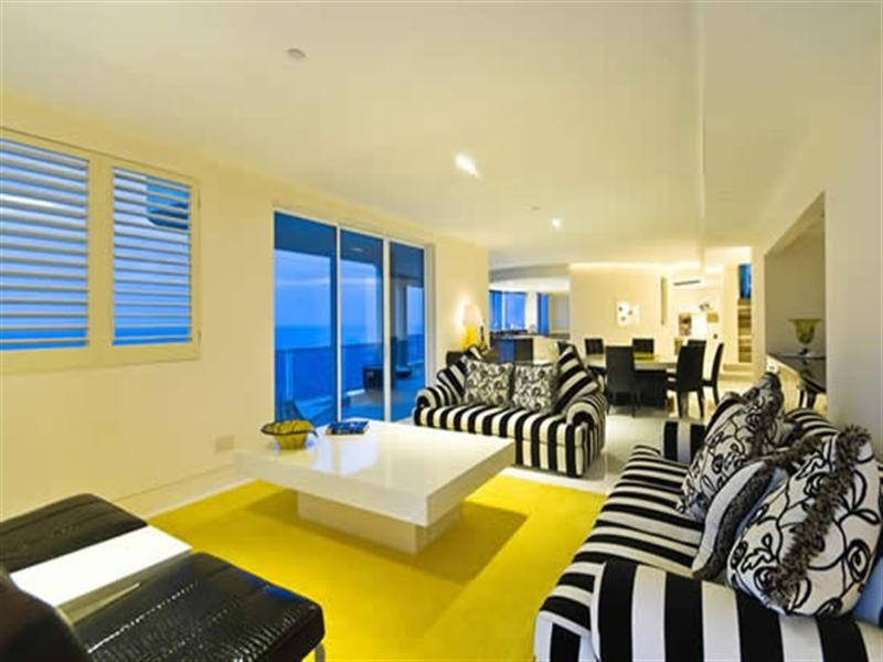 59 Pacific Street, Main Beach QLD 4217