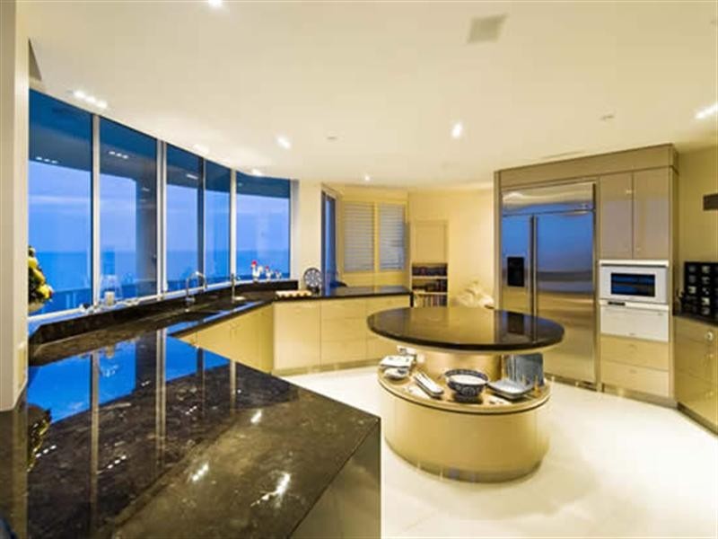 59 Pacific Street, Main Beach QLD 4217