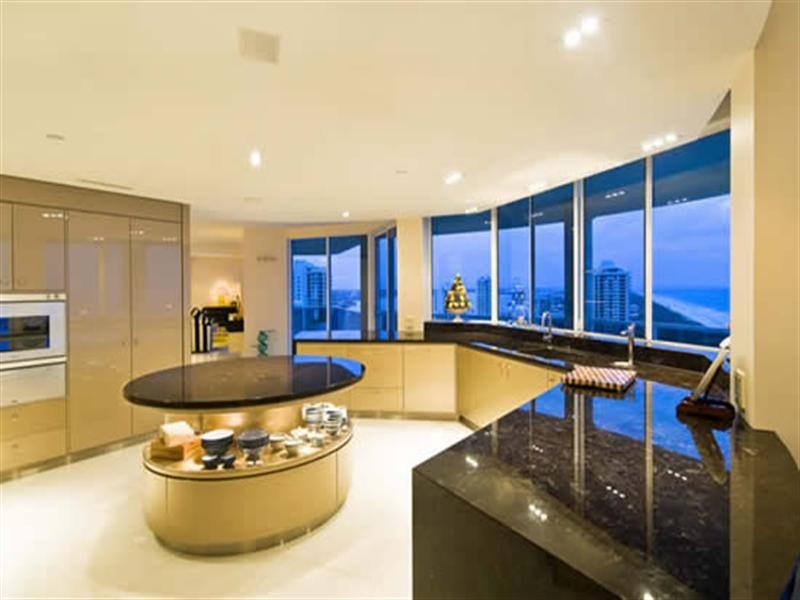 59 Pacific Street, Main Beach QLD 4217