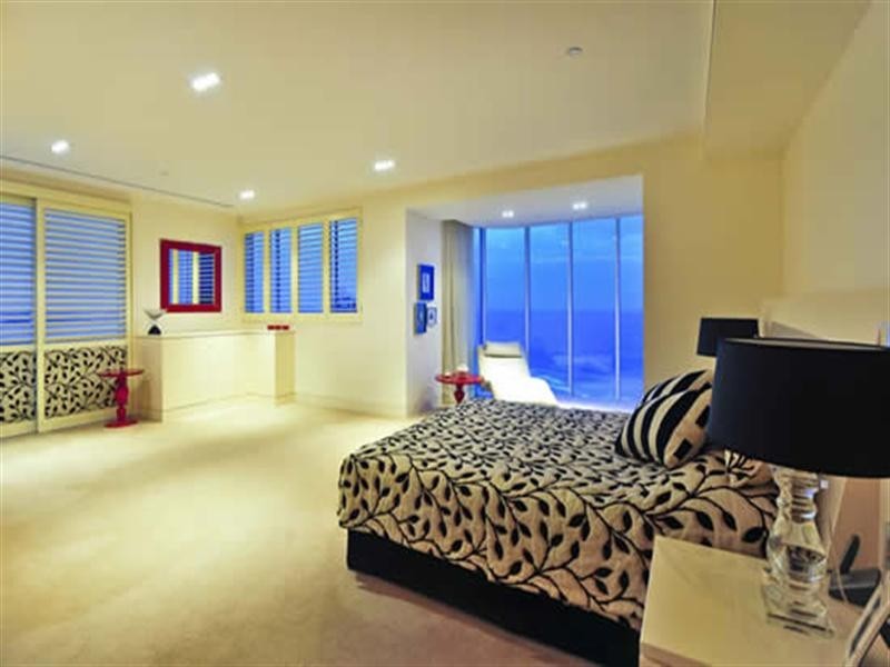 59 Pacific Street, Main Beach QLD 4217