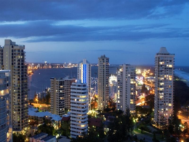 59 Pacific Street, Main Beach QLD 4217