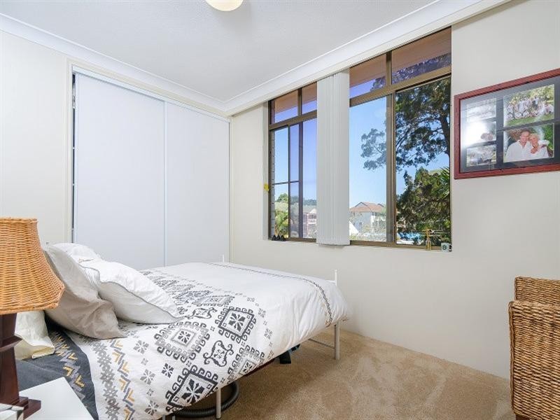 65 Bauer Street, Southport QLD 4215
