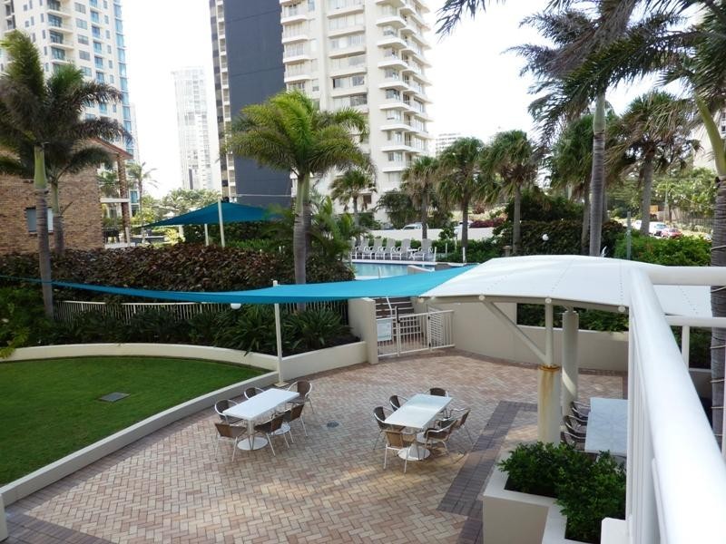 46 Pacific Street, Main Beach QLD 4217