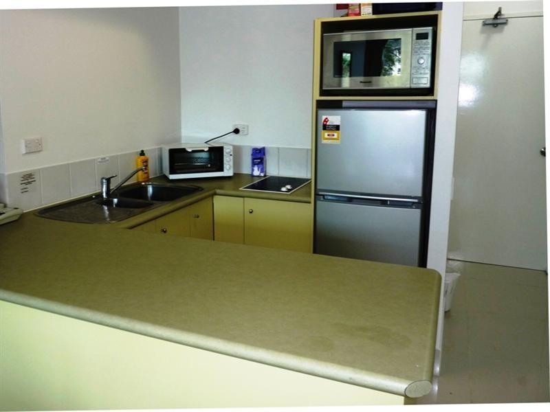 46 Pacific Street, Main Beach QLD 4217