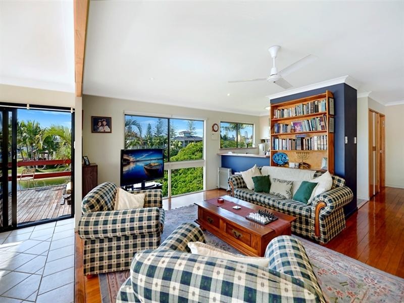 10 Etna Street, Surfers Paradise QLD 4217