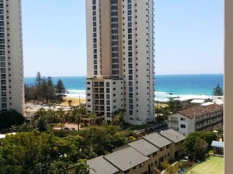 46 Pacific Street, Main Beach QLD 4217
