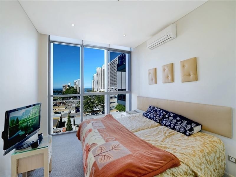 18 Cypress Avenue ‘Solaire’, Surfers Paradise QLD 4217