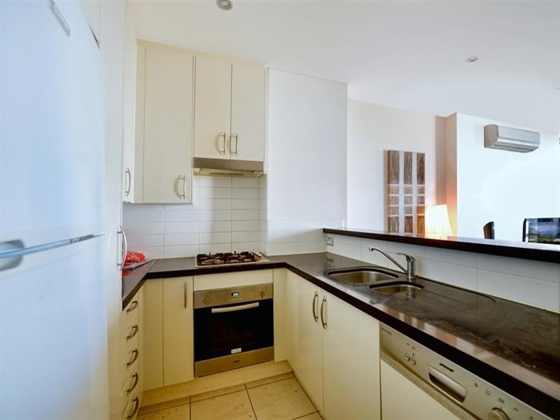 18 Cypress Avenue ‘Solaire’, Surfers Paradise QLD 4217