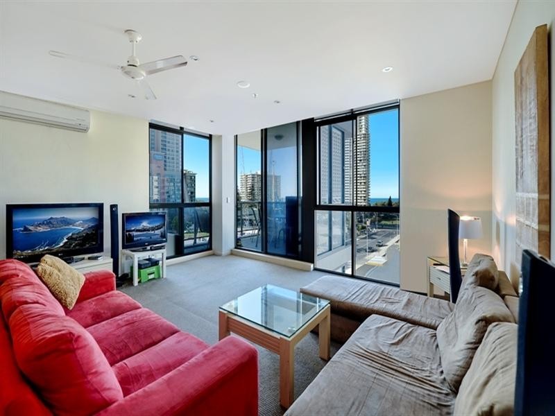 18 Cypress Avenue ‘Solaire’, Surfers Paradise QLD 4217