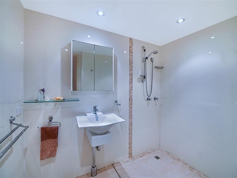 10 Marine Parade, Southport QLD 4215